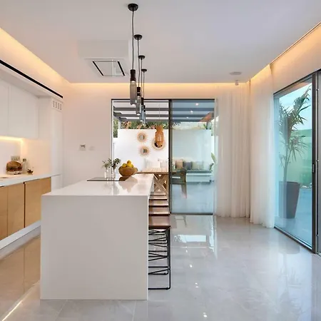 Вилла Elea Silver *